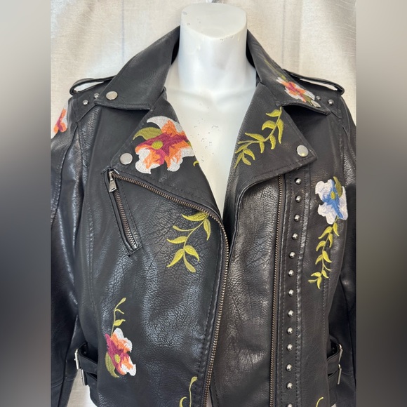 Embroidered Black faux Leather Jacket - Picture 13 of 15